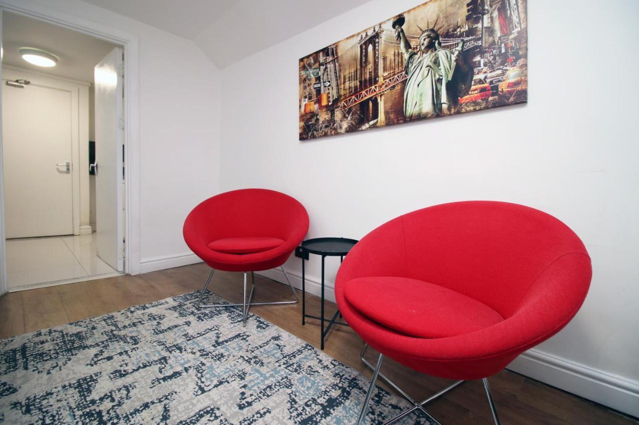 Lovely Studio Flat With Free Parking - Near To City Center Суонзи Екстериор снимка